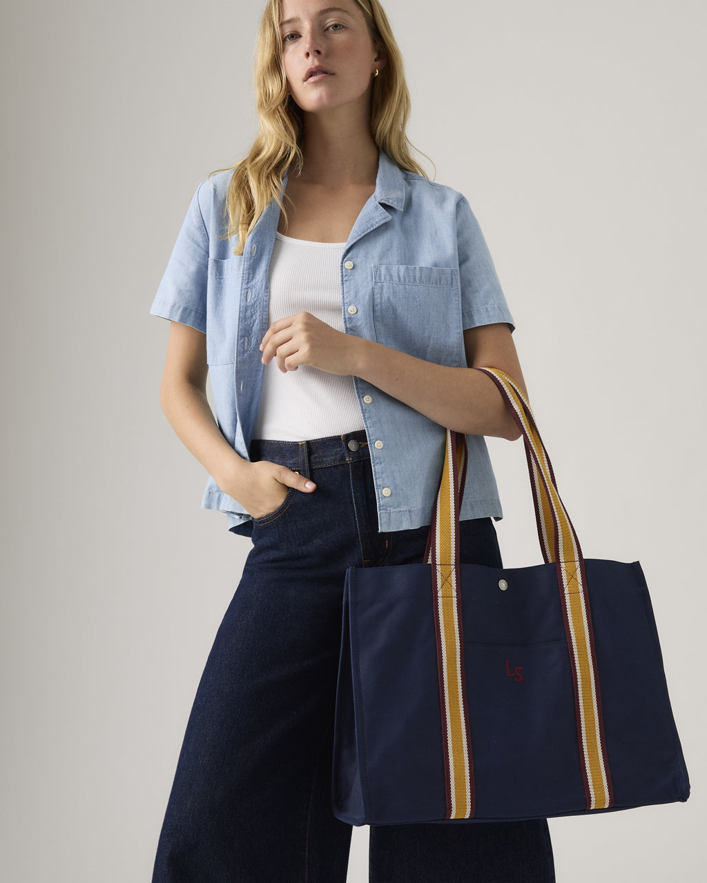 Ali Small Shoulder Bag