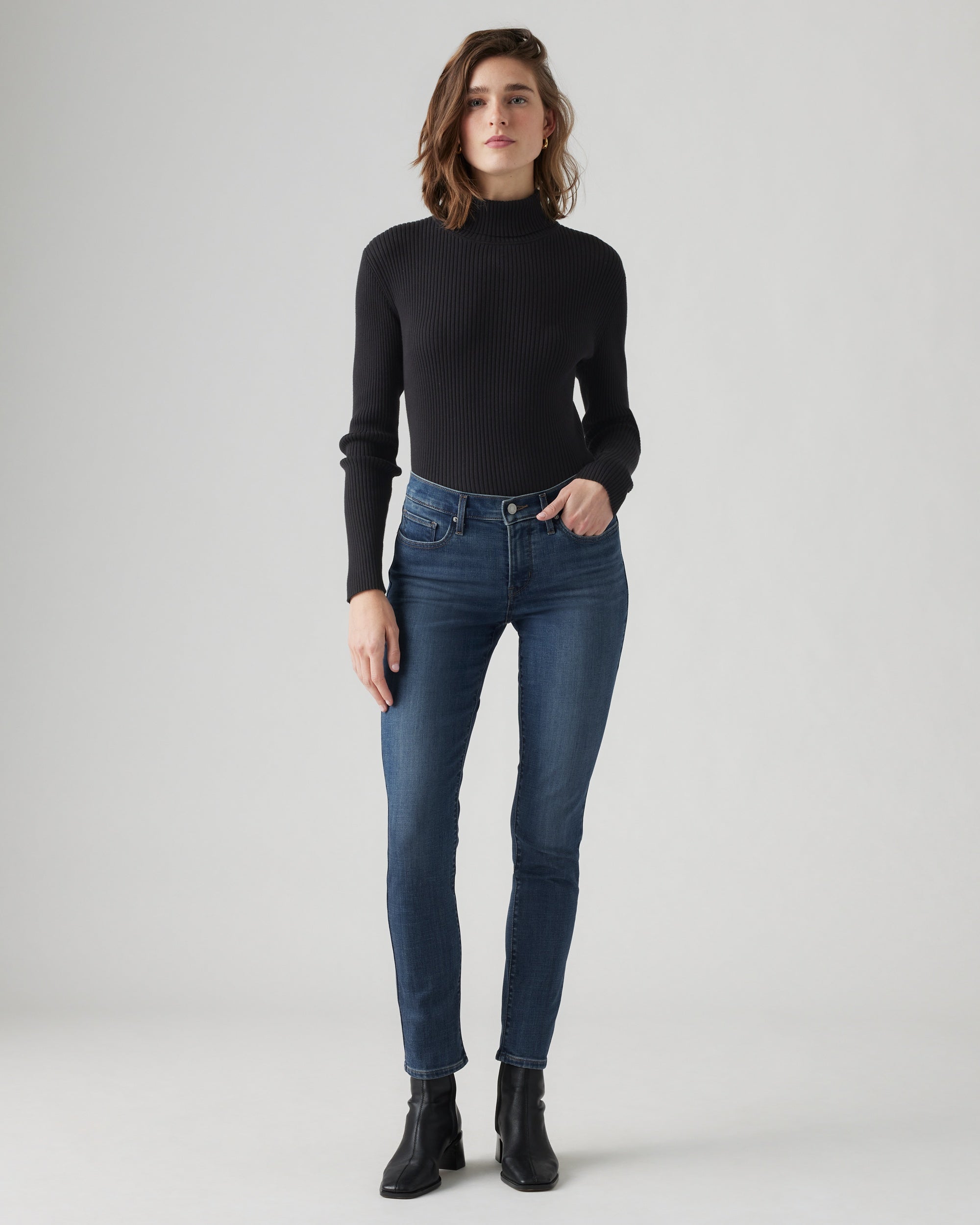 Rylan Short-sleeve Crepe Blouse